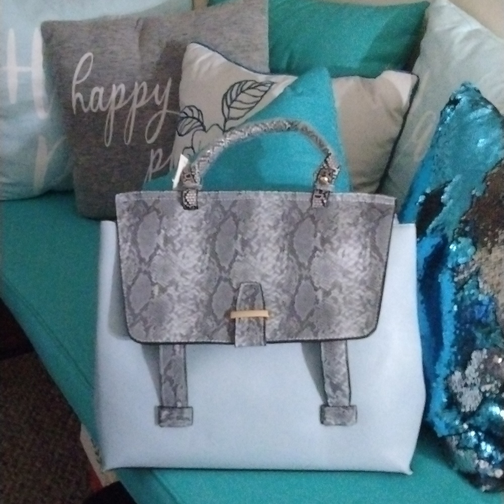Purse - Picture 2 of 2